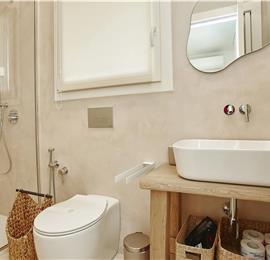 4 bedroom villa with pool, Castellammare del Golfo, sleeps 8-10